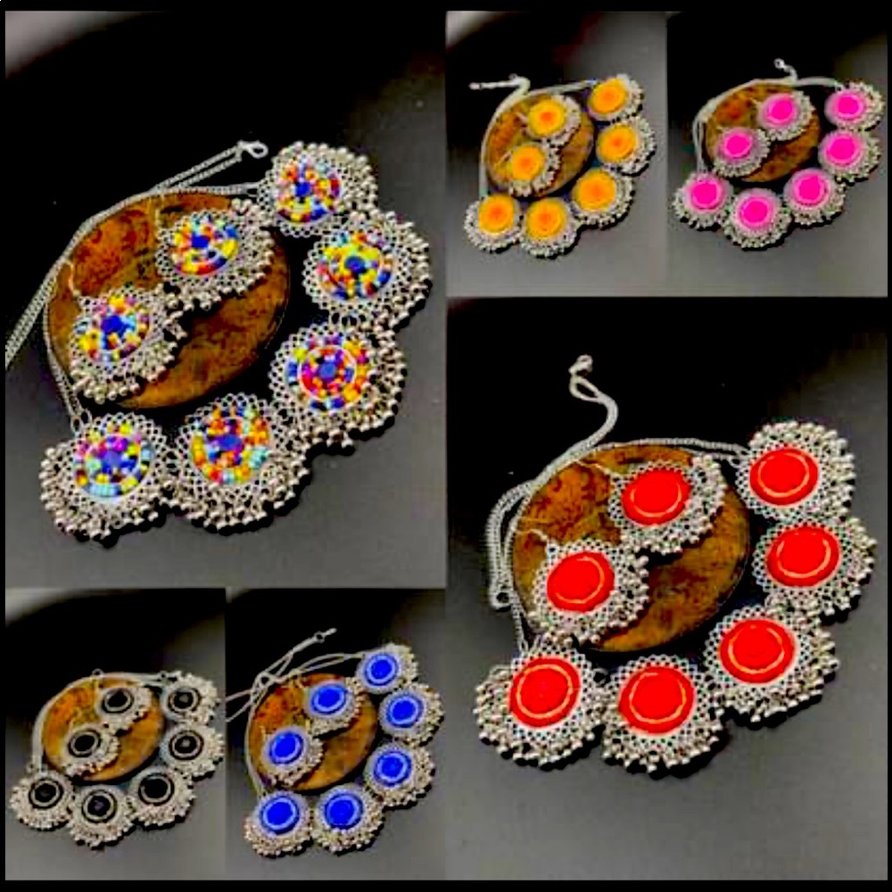 Silver necklace set